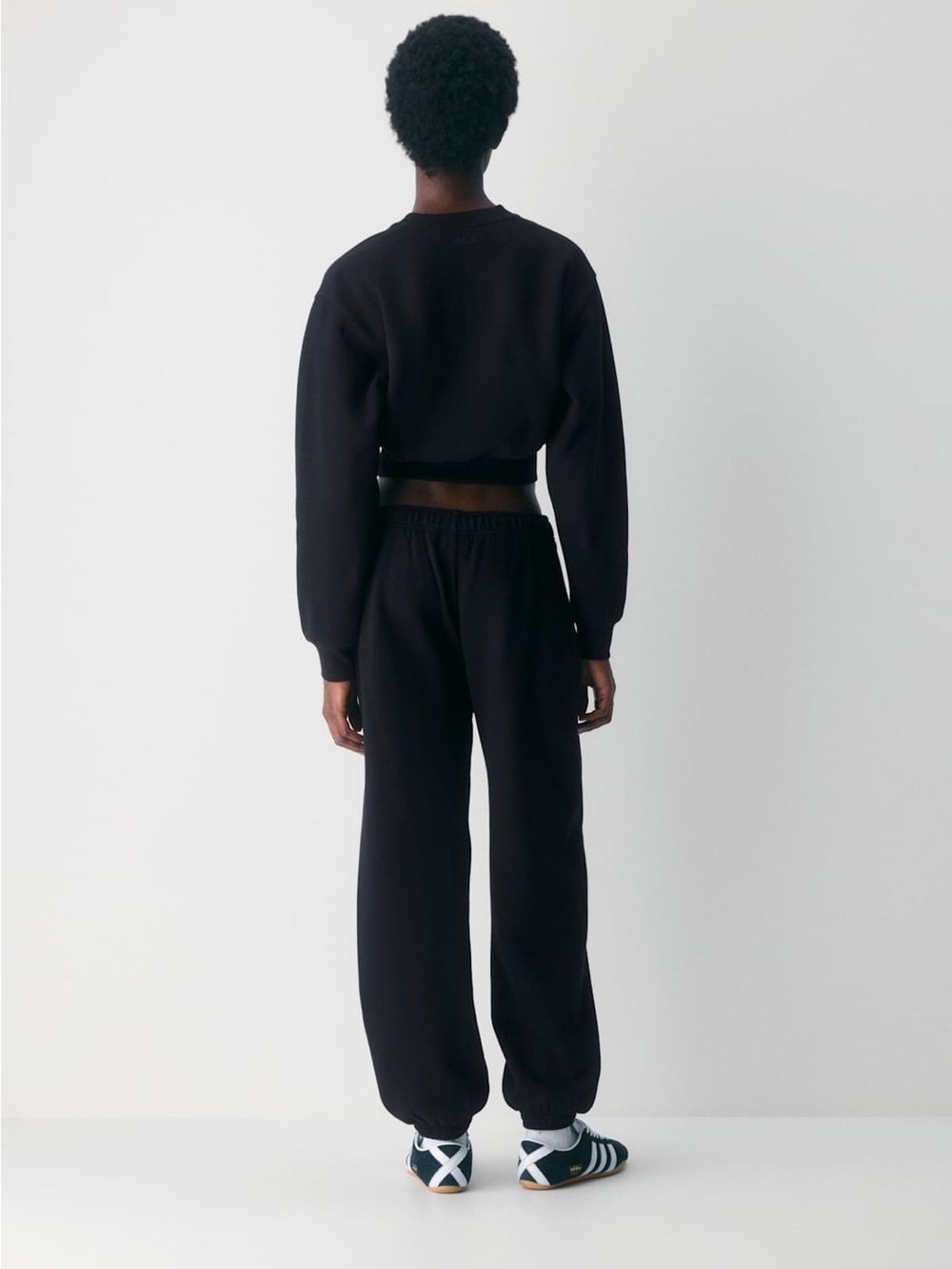 Aritzia TNA Cozy Sweatfleece Mega Jogger in Black - Size Medium - Picture 2 of 7
